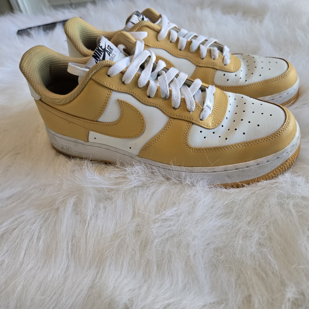 NIKE Air Force 1 Low '07 Bronzine Yellow Sneakers CT7875_994 Size 10 Men - Picture 3 of 11